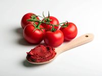 Tomato paste with tomatoes.